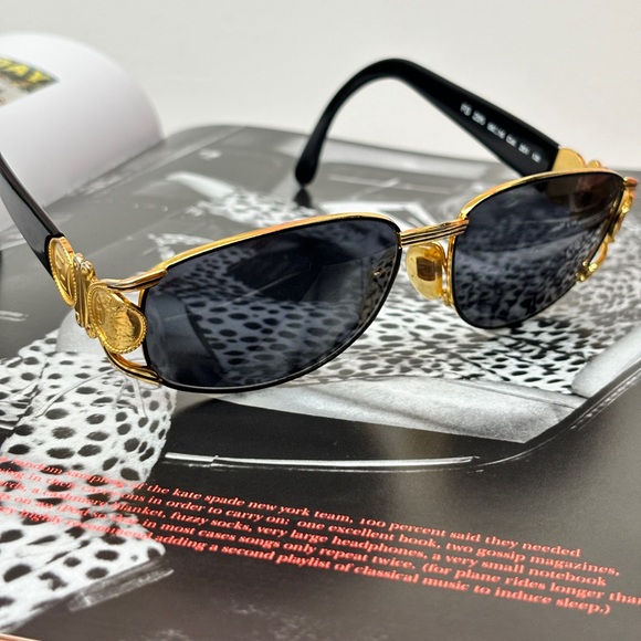 Vintage Fendi Gold Sunglasses - Authenticated w/ COA - Picture 5 of 7